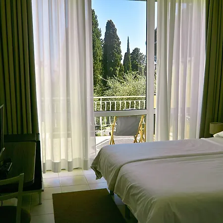 Отель L'approdo 3*